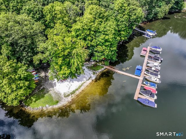 4 Deerfield Road, Brookfield, CT 06804