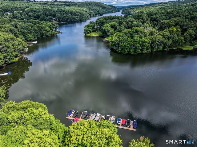 4 Deerfield Road, Brookfield, CT 06804
