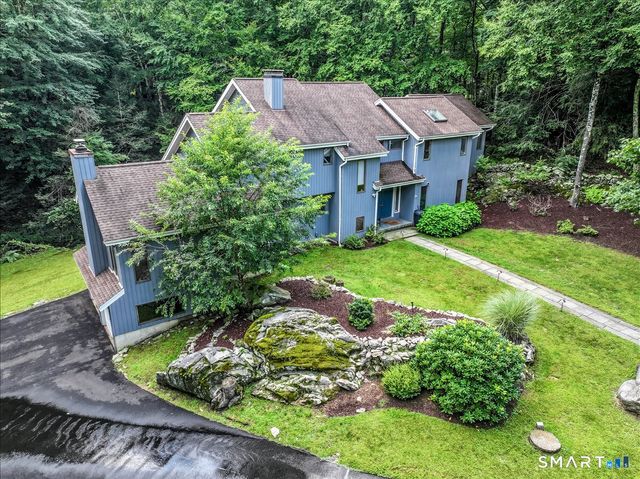 4 Deerfield Road, Brookfield, CT 06804