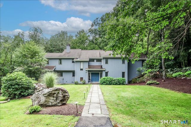 4 Deerfield Road, Brookfield, CT 06804