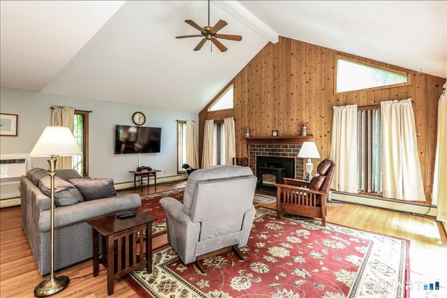 4 Deerfield Road, Brookfield, CT 06804