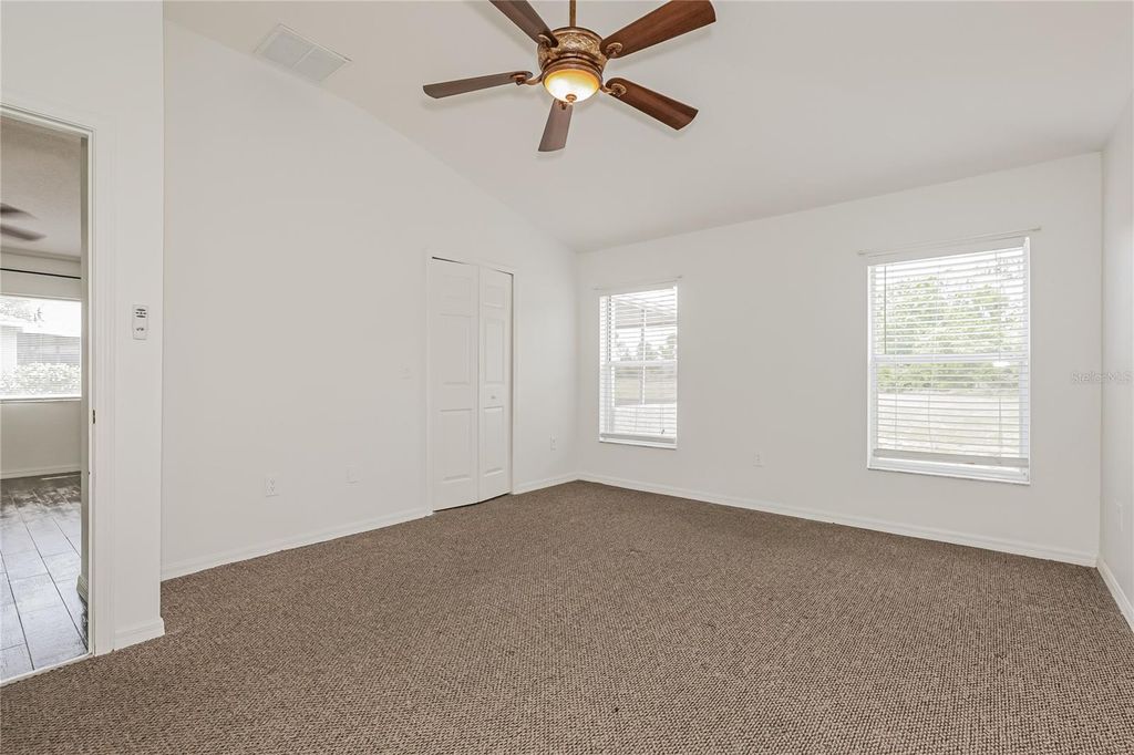 Image 8 of property listing at 544 LINDSAY ANNE COURT, Plant City, FL 33563