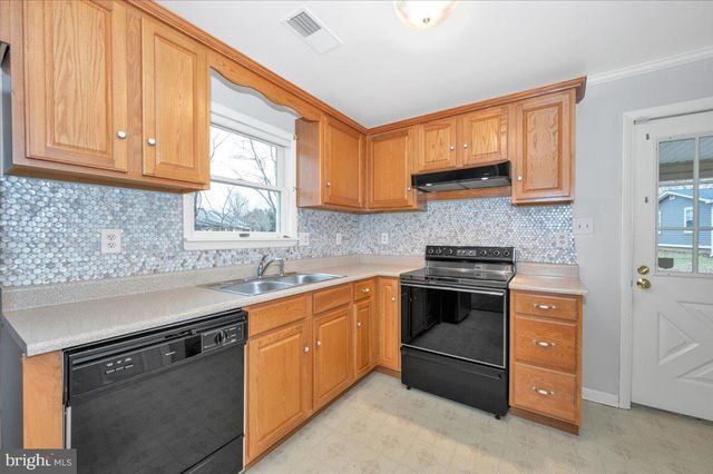 64 STANLEY HAUVER DR, Smithsburg, MD 21783