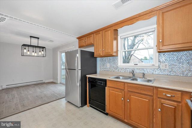 64 STANLEY HAUVER DR, Smithsburg, MD 21783