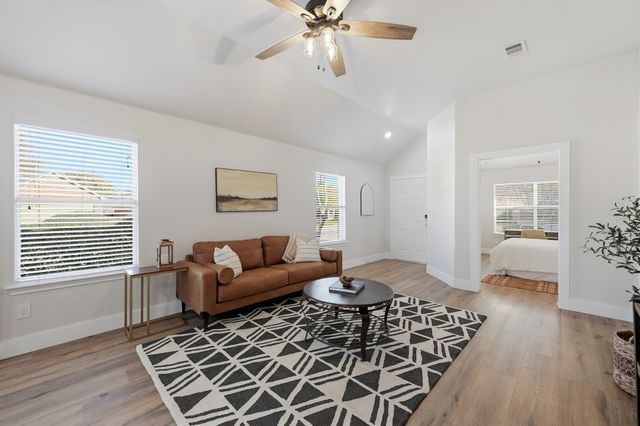 3321 Versante Drive, Bedford, TX 76021