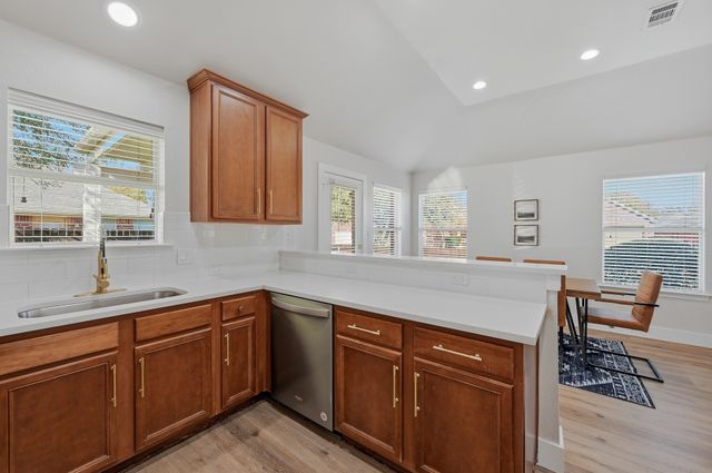 3321 Versante Drive, Bedford, TX 76021