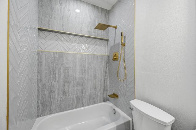 3321 Versante Drive, Bedford, TX 76021