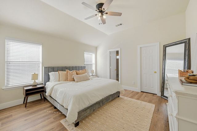 3321 Versante Drive, Bedford, TX 76021