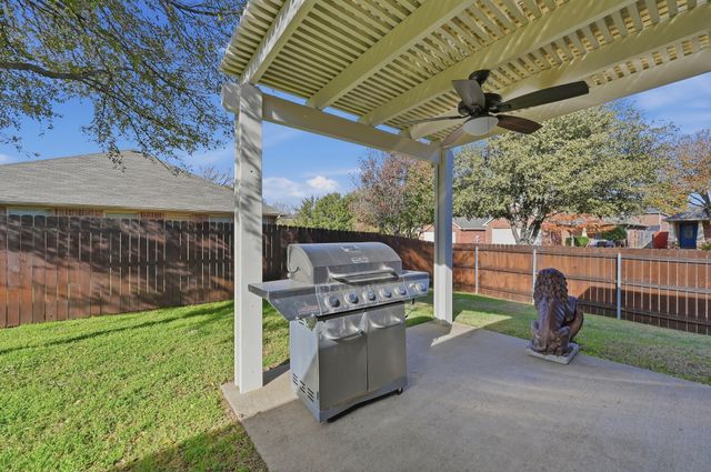 3321 Versante Drive, Bedford, TX 76021