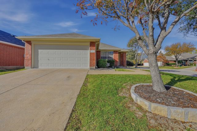 3321 Versante Drive, Bedford, TX 76021