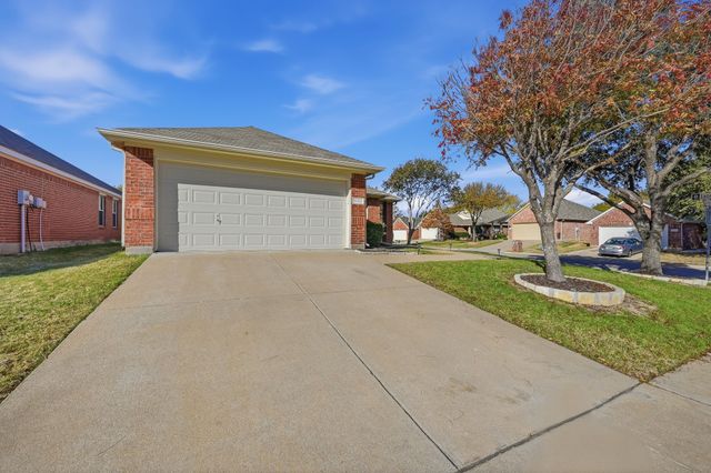 3321 Versante Drive, Bedford, TX 76021