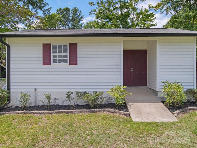 2364 Lakeside Drive, Liberty Hill, SC 29074