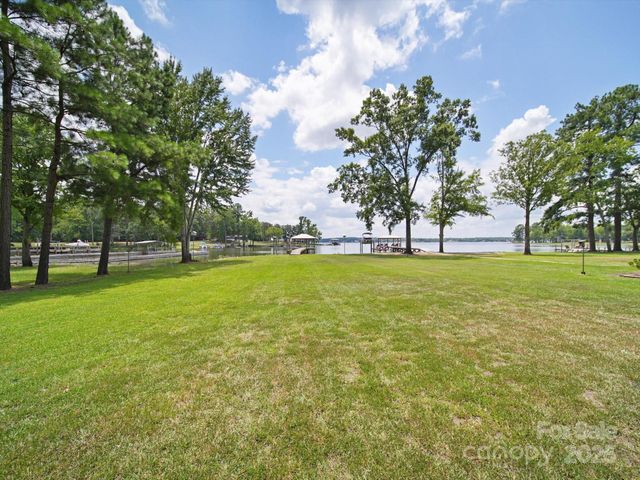 2364 Lakeside Drive, Liberty Hill, SC 29074