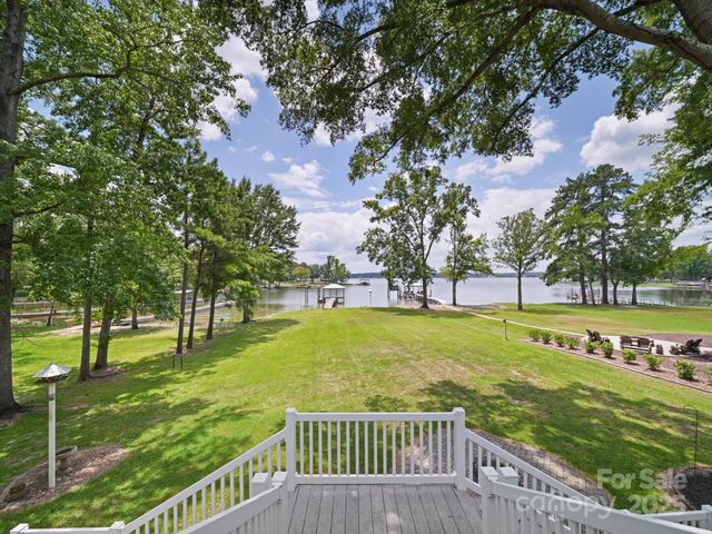 2364 Lakeside Drive, Liberty Hill, SC 29074