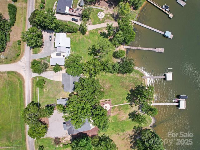 2364 Lakeside Drive, Liberty Hill, SC 29074