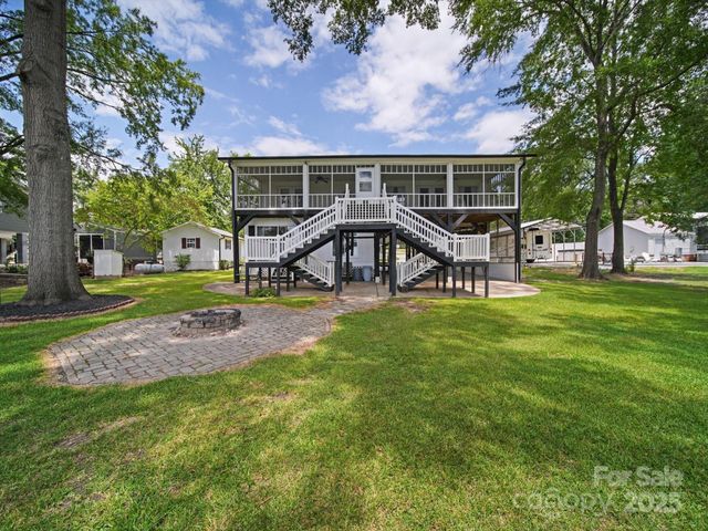 2364 Lakeside Drive, Liberty Hill, SC 29074