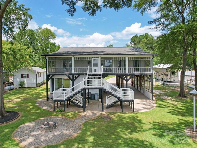 2364 Lakeside Drive, Liberty Hill, SC 29074