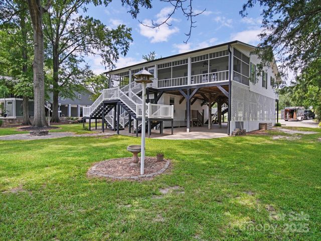 2364 Lakeside Drive, Liberty Hill, SC 29074