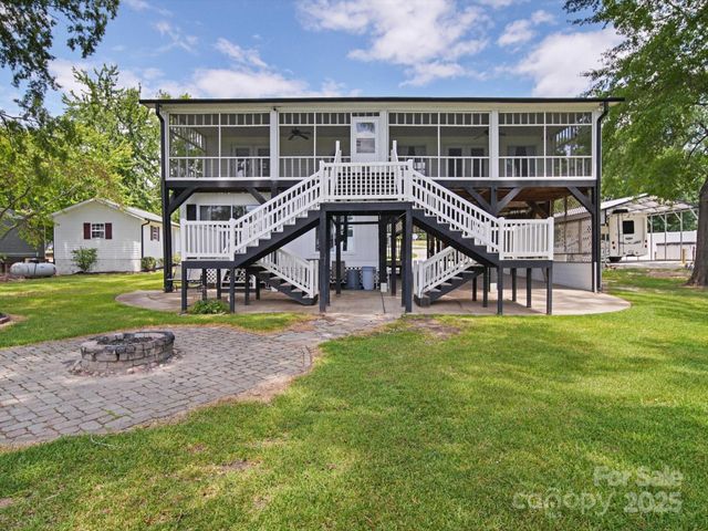2364 Lakeside Drive, Liberty Hill, SC 29074