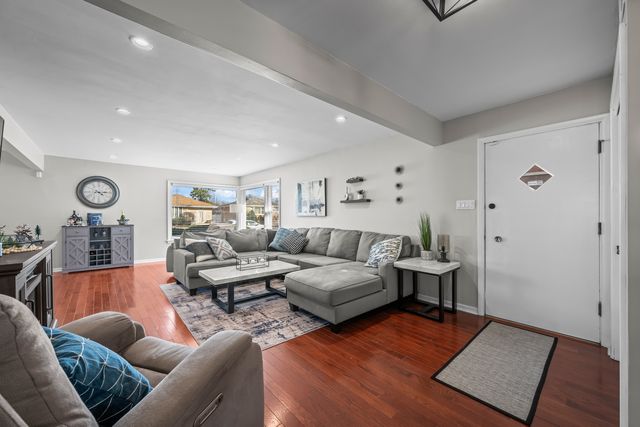 2610 Sunnyside Avenue, Westchester, IL 60154