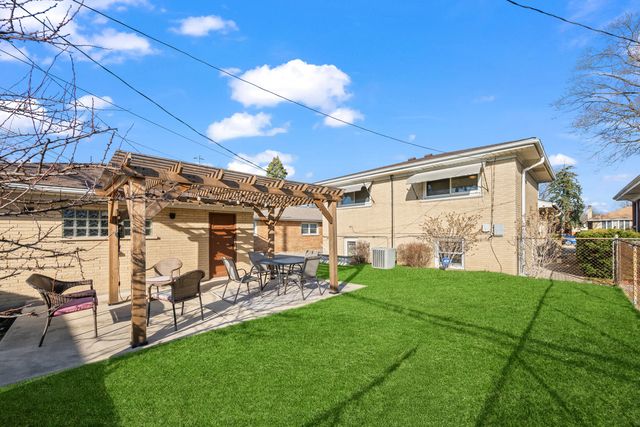 2610 Sunnyside Avenue, Westchester, IL 60154