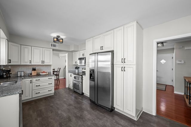 2610 Sunnyside Avenue, Westchester, IL 60154