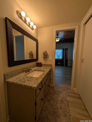 3103 Eisenhauer Rd Apt L21, San Antonio, TX 78209