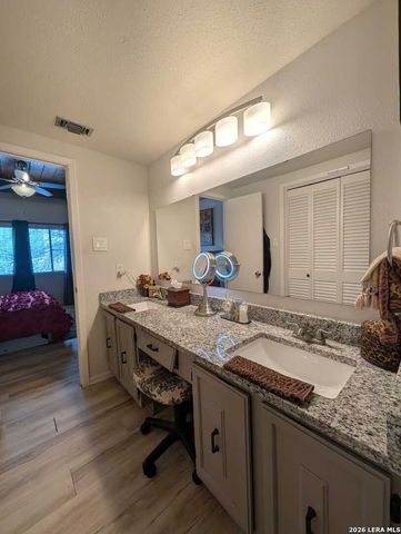 3103 Eisenhauer Rd Apt L21, San Antonio, TX 78209