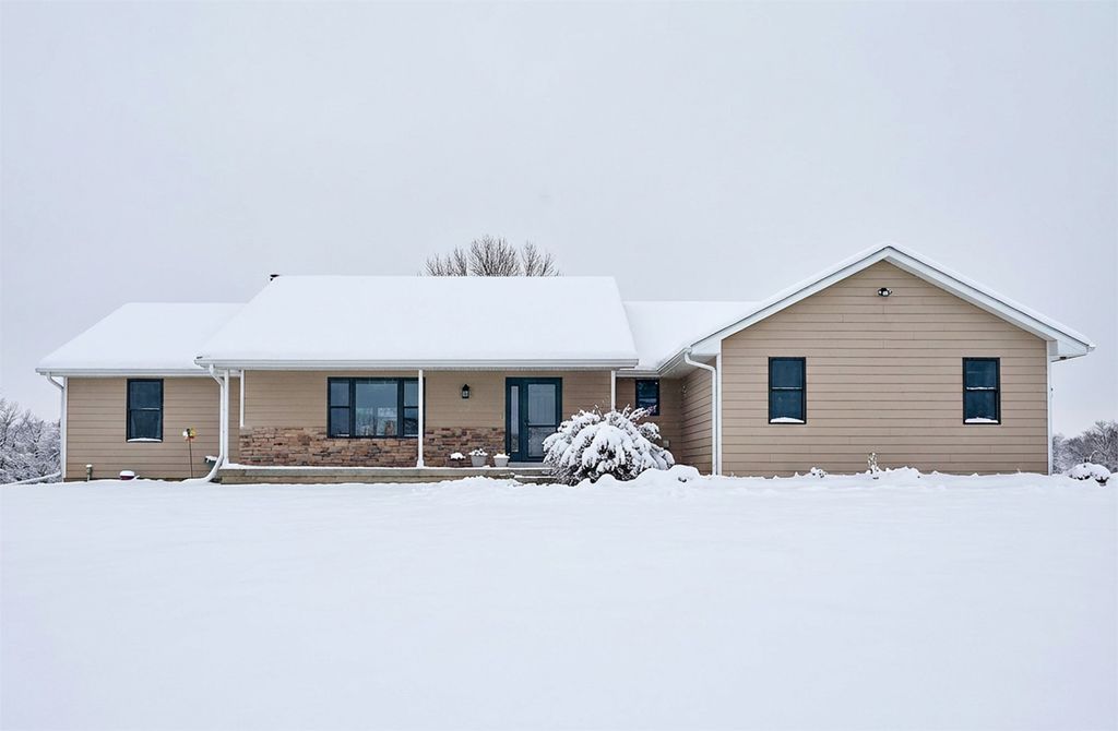 9418 Nevada Street, Indianola, IA 50125