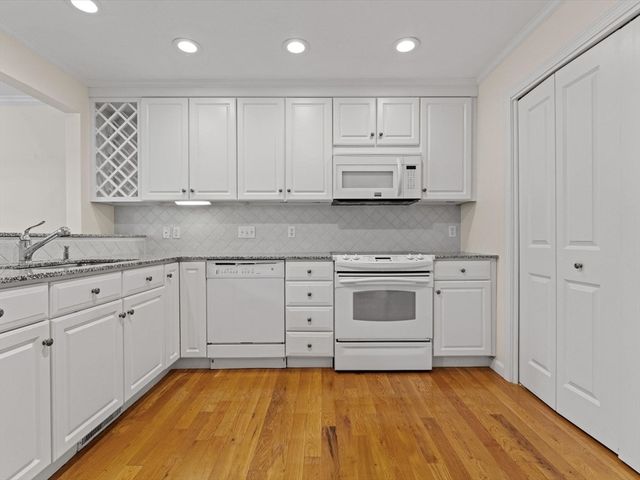 9 Baldwin Court 9, Westborough, MA 01581