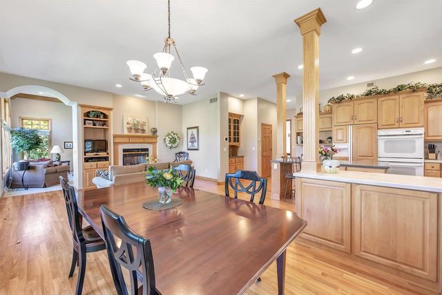 4360 HILTON HEAD COURT, Hobart, WI 54155
