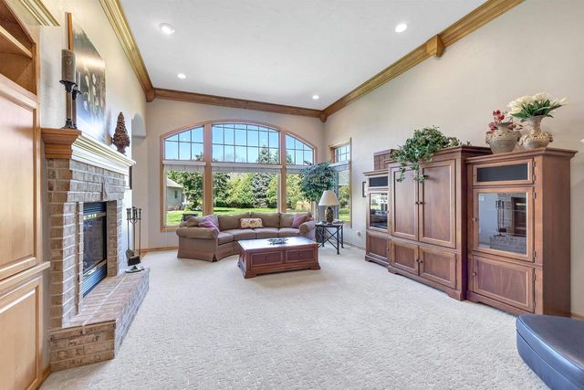 4360 HILTON HEAD COURT, Hobart, WI 54155