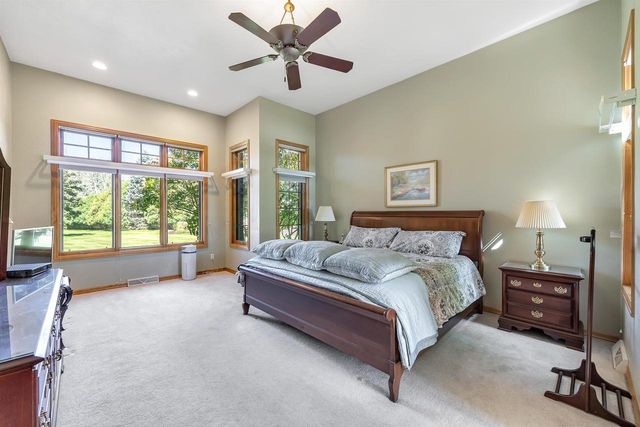 4360 HILTON HEAD COURT, Hobart, WI 54155
