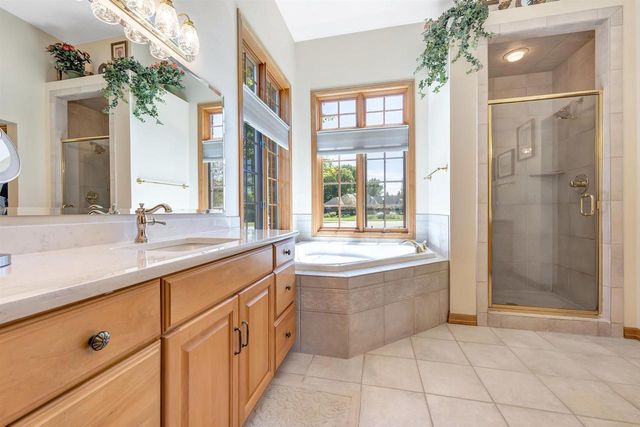 4360 HILTON HEAD COURT, Hobart, WI 54155