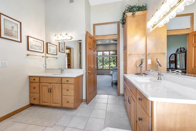4360 HILTON HEAD COURT, Hobart, WI 54155