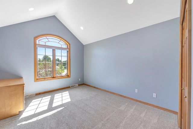 4360 HILTON HEAD COURT, Hobart, WI 54155