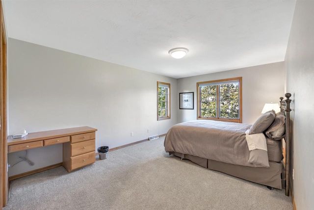 4360 HILTON HEAD COURT, Hobart, WI 54155