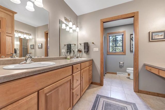 4360 HILTON HEAD COURT, Hobart, WI 54155
