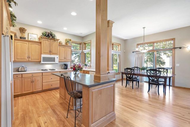4360 HILTON HEAD COURT, Hobart, WI 54155