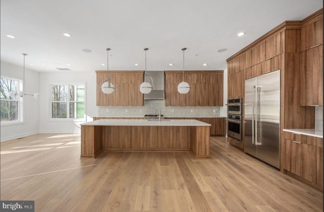 7010 RENITA LN, Bethesda, MD 20817