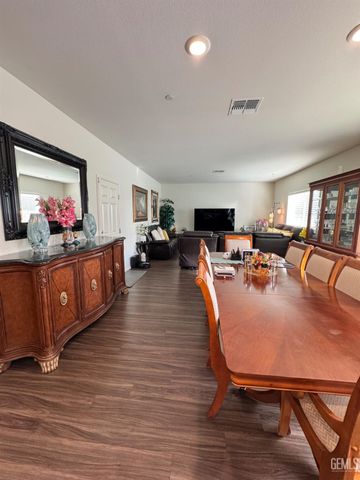 11115 Guaranda Place, Bakersfield, CA 93306