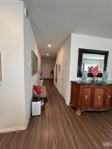 11115 Guaranda Place, Bakersfield, CA 93306