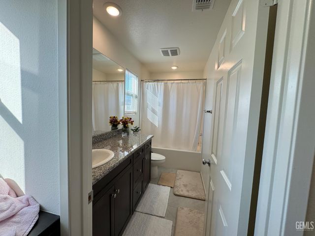 11115 Guaranda Place, Bakersfield, CA 93306