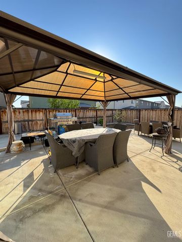 11115 Guaranda Place, Bakersfield, CA 93306