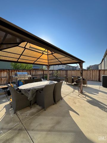 11115 Guaranda Place, Bakersfield, CA 93306