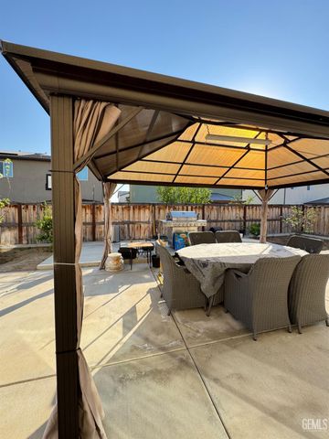 11115 Guaranda Place, Bakersfield, CA 93306