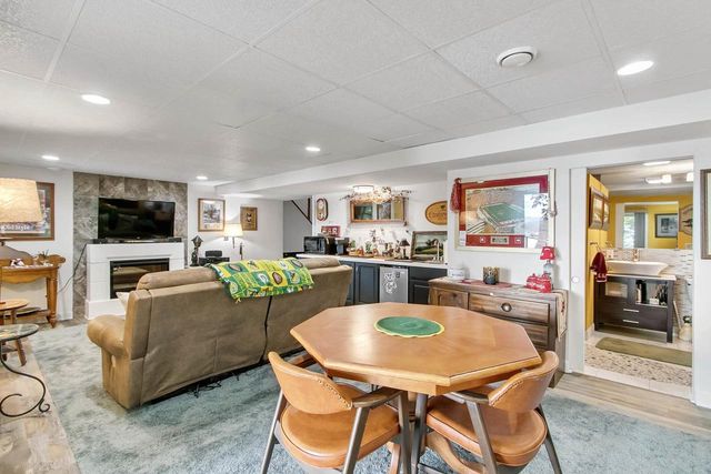 W10725 Wildwood Way, Poynette, WI 53955