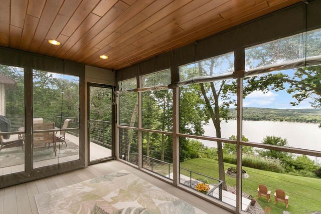 W10725 Wildwood Way, Poynette, WI 53955