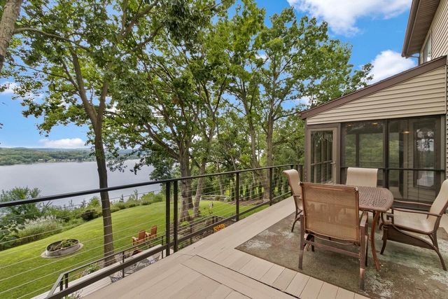 W10725 Wildwood Way, Poynette, WI 53955