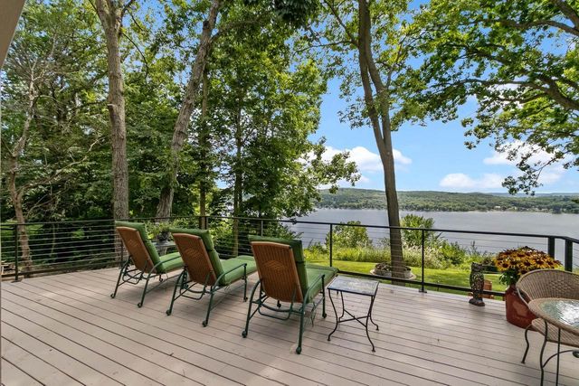 W10725 Wildwood Way, Poynette, WI 53955